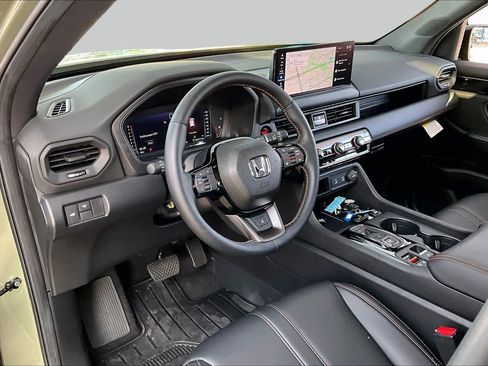 Used 2026 Honda Pilot TrailSport image 18