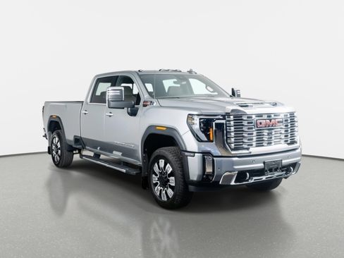Used 2025 GMC Sierra 3500 Denali w/ Denali Reserve Package AWD/4WD image 4