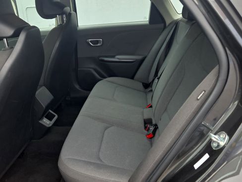 Used 2025 Kia K4 FWD image 9