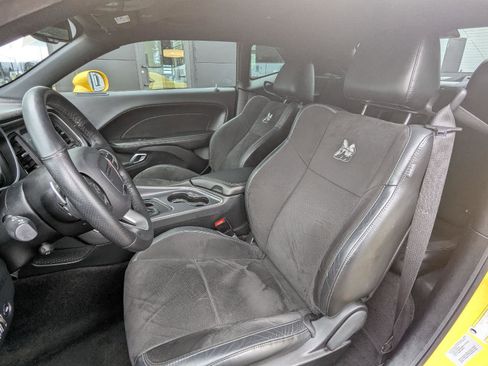 Used 2017 Dodge Challenger R/T Scat Pack w/ Leather Interior Group image 13