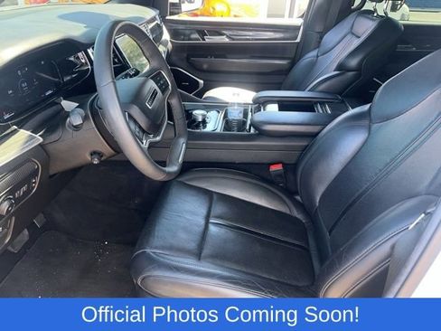 Used 2022 Jeep Wagoneer Series III w/ Flexible Seating Group RWD image 3