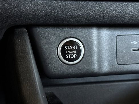 Used 2023 Nissan Rogue SV image 27