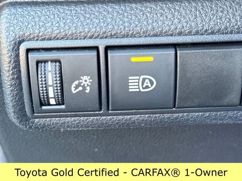 Certified 2020 Toyota Corolla LE image 39