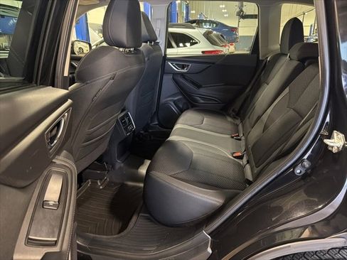 Used 2023 Subaru Forester Premium image 11