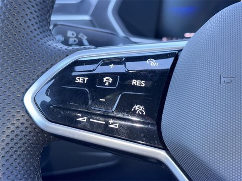 Certified 2024 Volkswagen Tiguan SE R-Line image 14