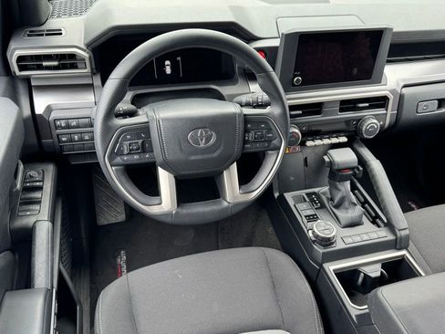 Used 2025 Toyota 4Runner TRD Off-Road AWD/4WD image 19