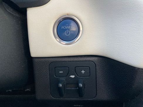 Used 2024 Toyota Sequoia Capstone AWD/4WD image 21