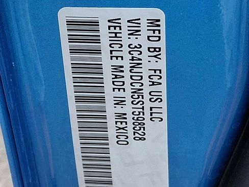 New 2025 Jeep Compass Limited image 13