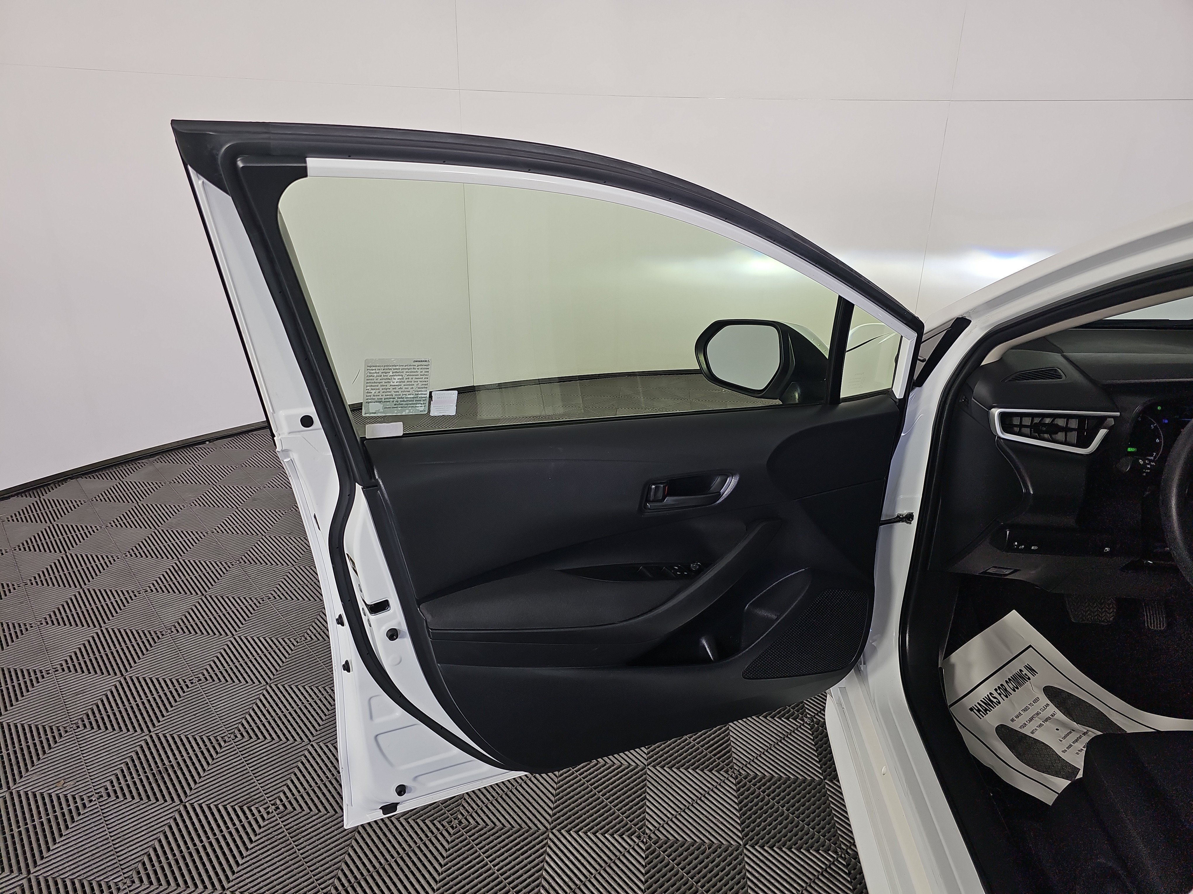 Used 2023 Toyota Corolla LE FWD image 15