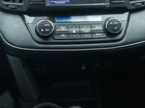 Used 2018 Toyota RAV4 XLE image 5