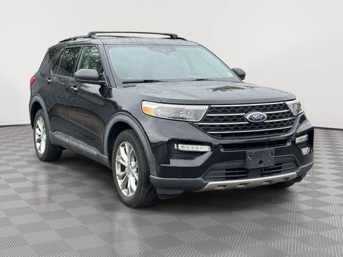 Used 2021 Ford Explorer XLT w/ Equipment Group 202A AWD/4WD image 4