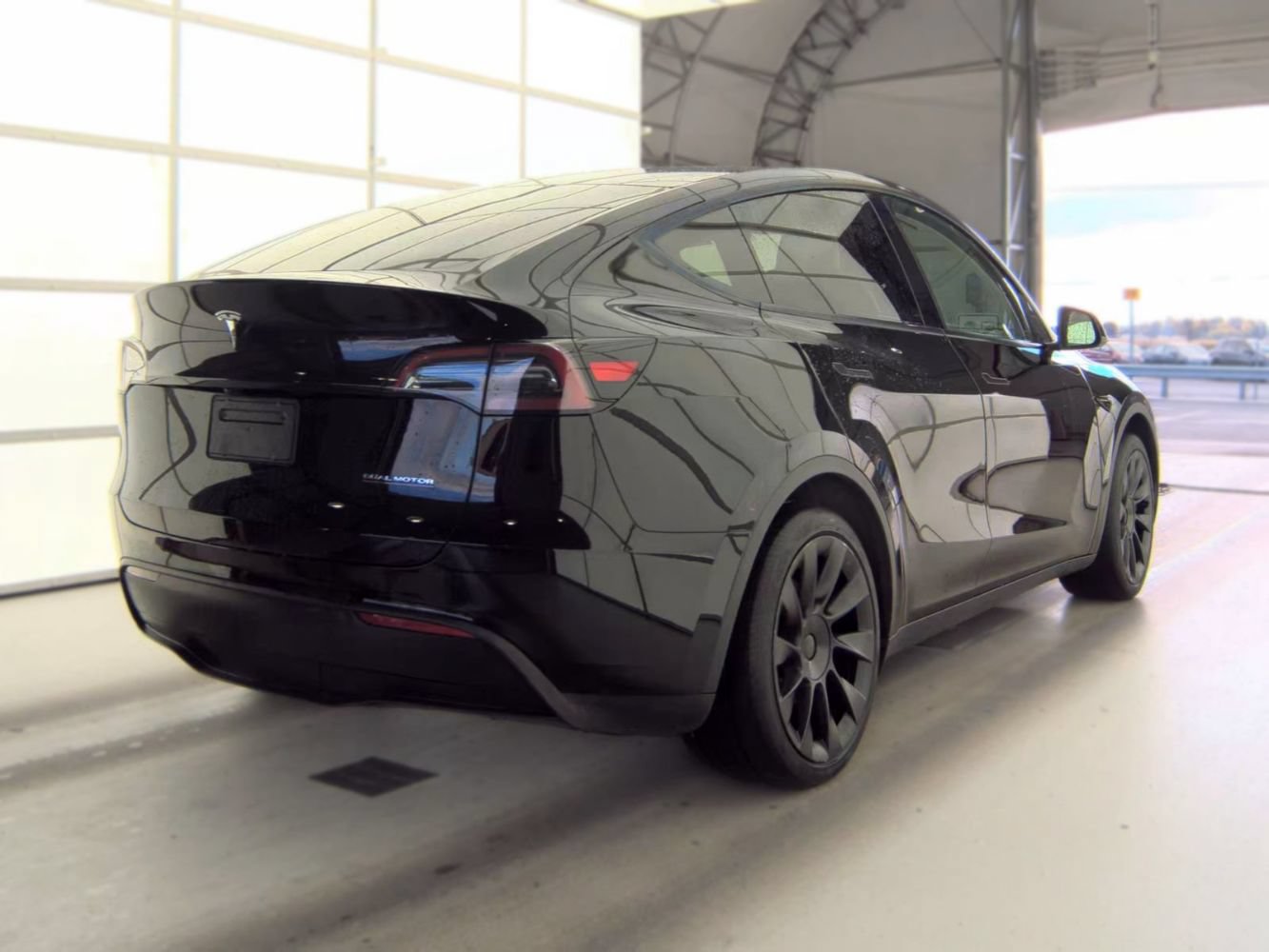 Used 2023 Tesla Model Y Long Range AWD/4WD image 4