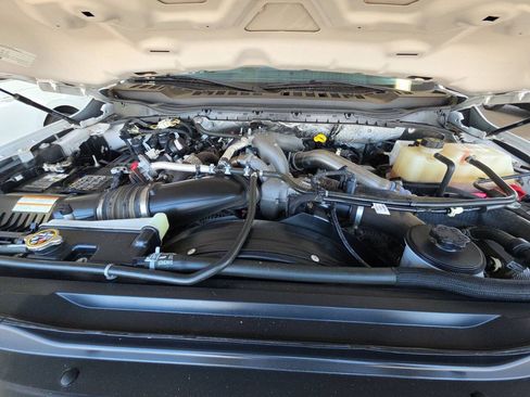 Used 2024 Ford F550 4x4 Crew Cab Super Duty w/ XLT Value Package image 7