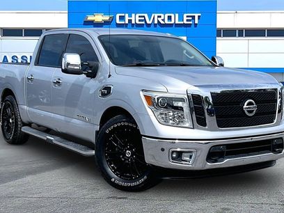Used 2017 Nissan Titan SL w/ SL Towing Convenience Package