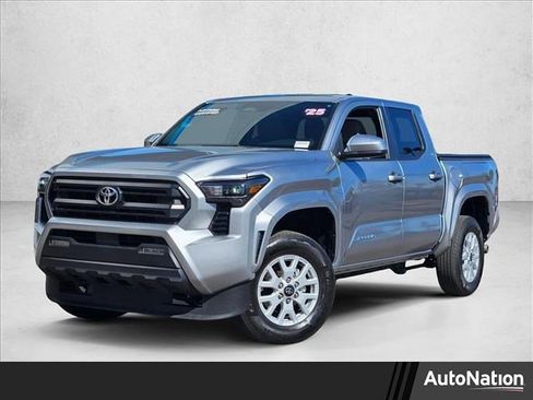 Used 2025 Toyota Tacoma SR5 AWD/4WD image 1