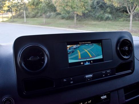 Used 2024 Mercedes-Benz Sprinter 2500 image 18