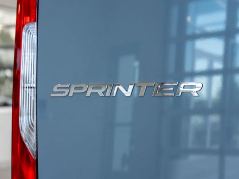 Certified 2025 Mercedes-Benz Sprinter 2500 image 21