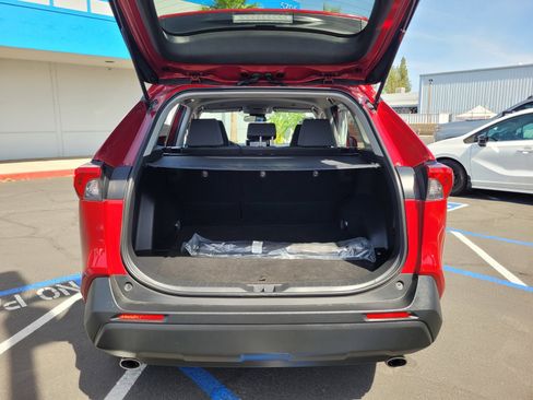 Used 2023 Toyota RAV4 XLE FWD image 28