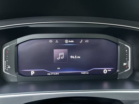 Used 2020 Volkswagen Tiguan SEL AWD/4WD image 19