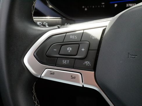 Certified 2022 Volkswagen Taos SE w/ Panoramic Sunroof Package AWD/4WD image 26