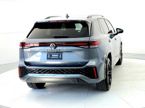 Used 2026 Volkswagen Tiguan SE R-Line image 5