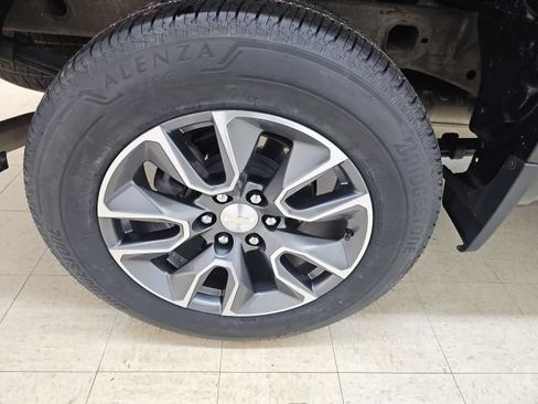 Used 2023 Chevrolet Silverado 1500 LT AWD/4WD image 20