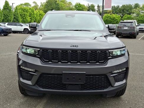 Certified 2024 Jeep Grand Cherokee Limited w/ Black Appearance Package AWD/4WD image 8