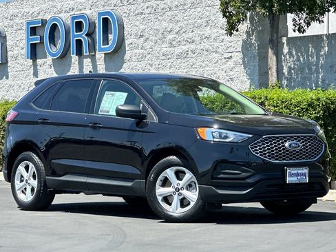 Used 2024 Ford Edge SE image 2