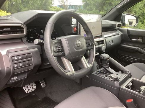 Certified 2025 Toyota Tacoma TRD Sport image 10