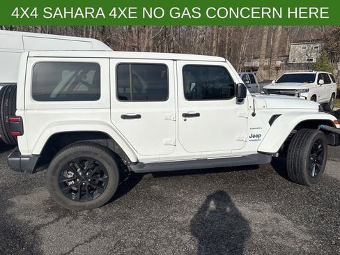 Used 2022 Jeep Wrangler Unlimited Sahara w/ Cold Weather Group image 5