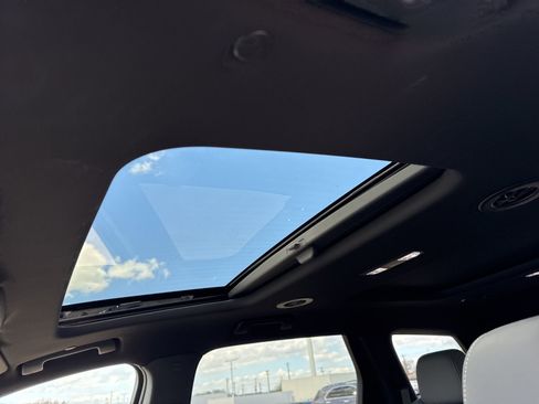 Used 2022 Buick Enclave Essence w/ Experience Buick Package image 13