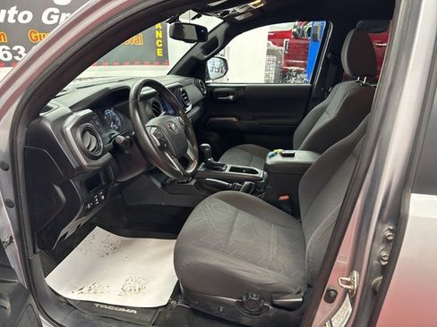 Used 2017 Toyota Tacoma TRD Off-Road image 20