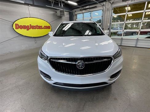 Used 2020 Buick Enclave Essence w/ Sound and Sites Package FWD image 8