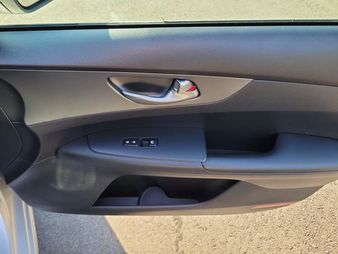 Used 2020 Kia Forte LXS FWD image 10