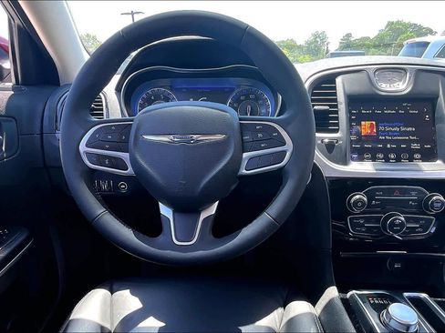 Used 2023 Chrysler 300 Touring L RWD image 6