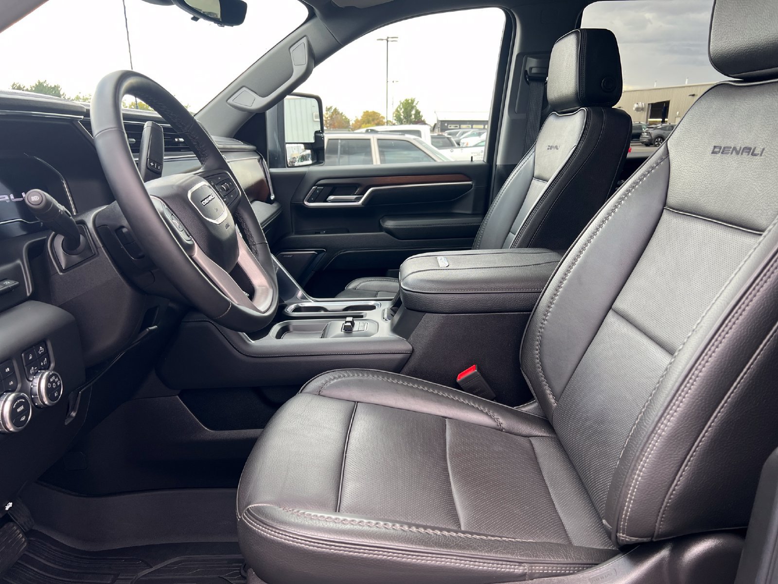 Used 2024 GMC Sierra 3500 Denali w/ Denali Reserve Package AWD/4WD image 16
