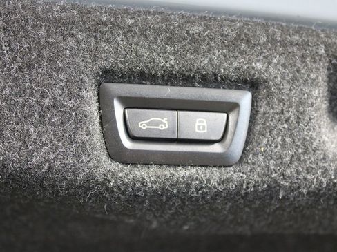 Used 2025 BMW i5 eDrive40i w/ M Sport Package image 47