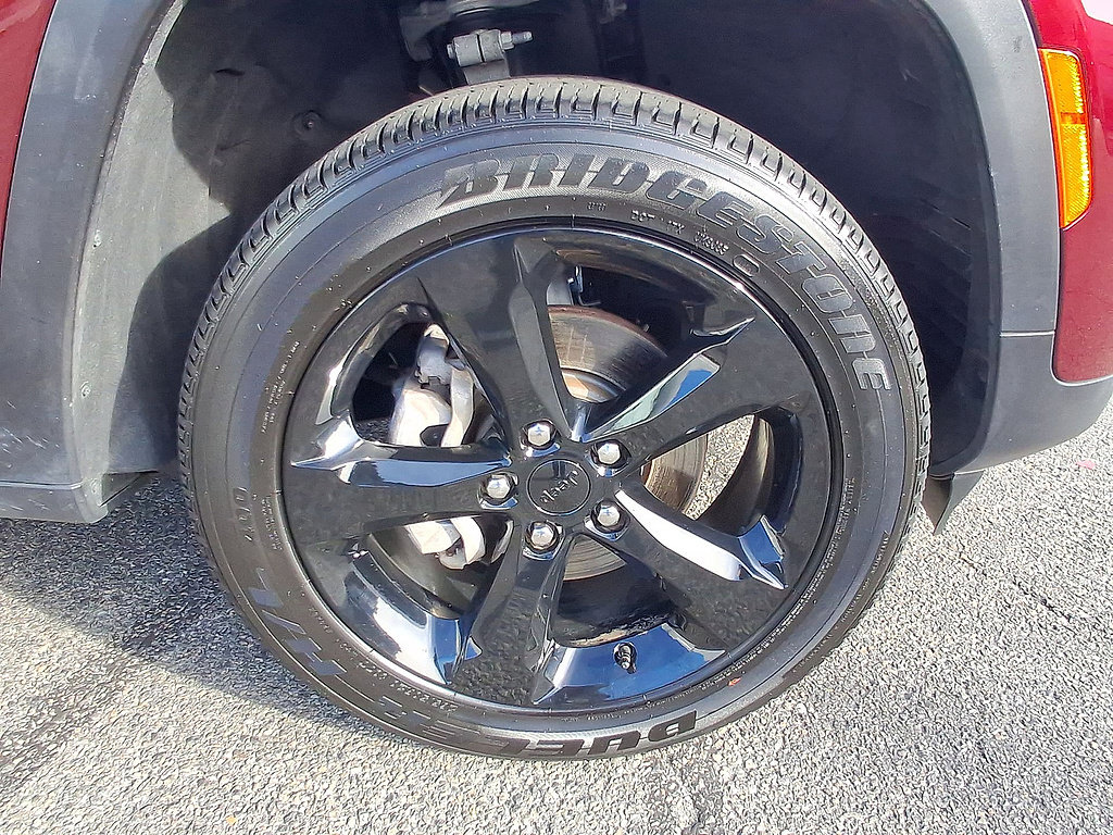Used 2025 Jeep Grand Cherokee Altitude AWD/4WD image 33