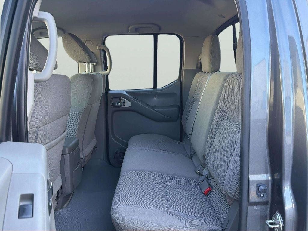 Used 2018 Nissan Frontier SV AWD/4WD image 15