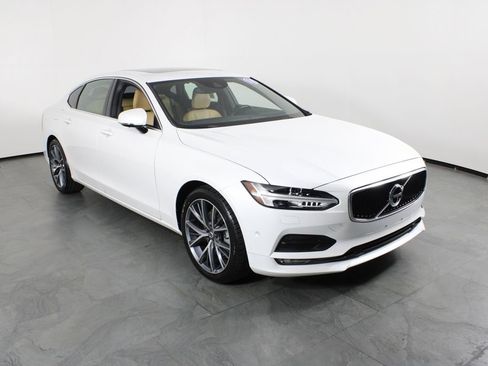 Used 2018 Volvo S90 T5 Momentum w/ Convenience Package image 4