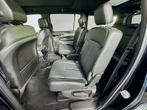 Used 2024 Jeep Wagoneer Series II AWD/4WD image 25
