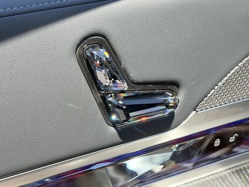 Used 2026 BMW 740i w/ Premium Package RWD image 21