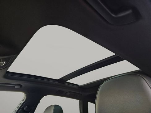 Used 2016 Audi A4 Premium Plus w/ Technology Package image 5