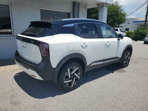 Used 2026 Nissan Kicks SV FWD image 8