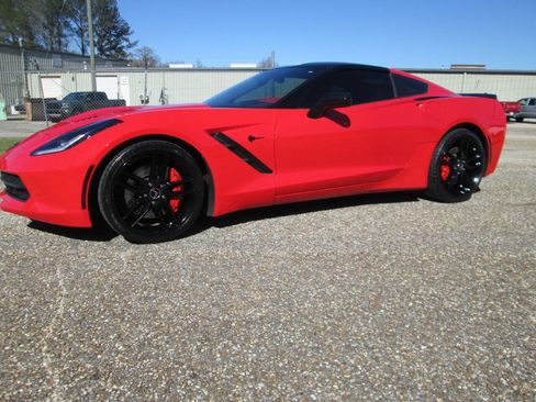 Used 2014 Chevrolet Corvette Stingray Z51 2dr Coupe w/ 3LT Preferred Equipment Group image 29