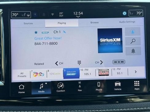 Used 2024 Chrysler Pacifica Limited image 25