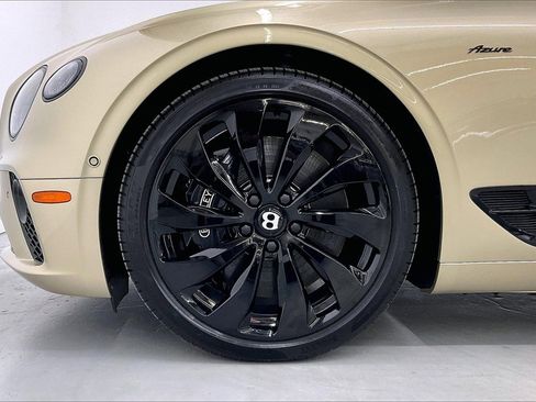Used 2024 Bentley Continental GT V8 image 17