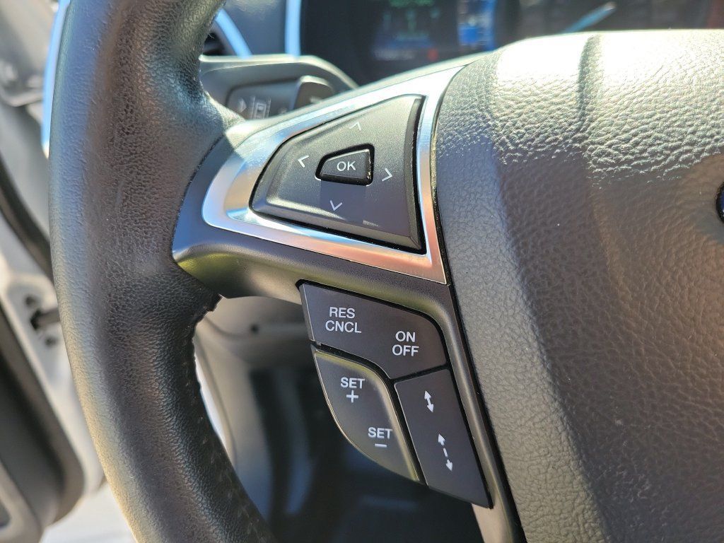 Used 2018 Ford Edge Titanium w/ Equipment Group 301A AWD/4WD image 25