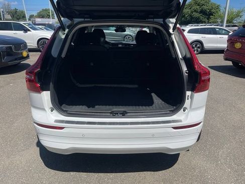 Used 2022 Volvo XC60 B5 Momentum w/ Climate Package AWD/4WD image 17