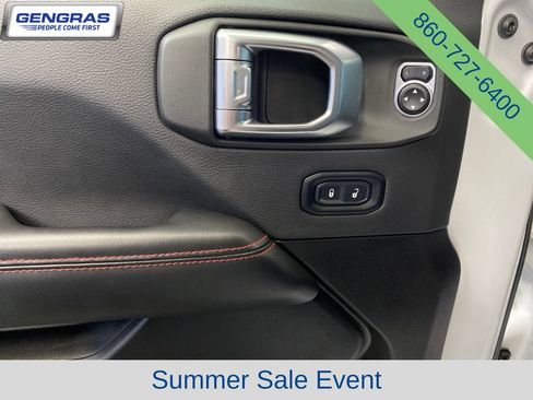 Used 2024 Jeep Gladiator Rubicon AWD/4WD image 14